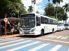 Trabalhadores do transporte coletivo paralisam atividades