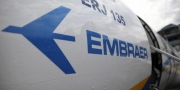Enquanto as conversas com a Boeing para um potencial acordo se desenrolam em um plano paralelo, a Em